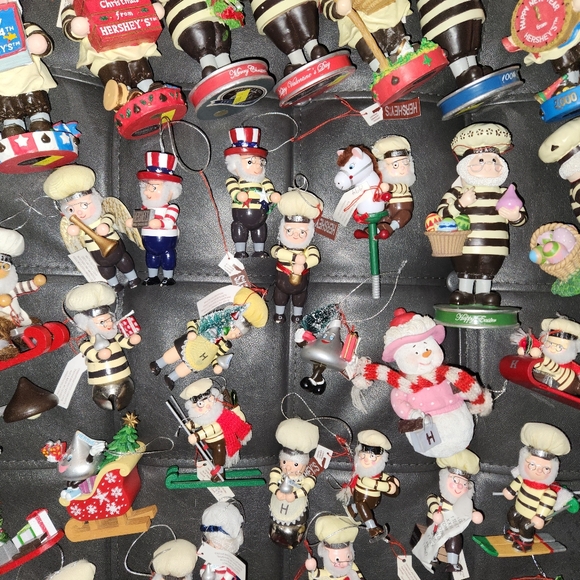 60 Hershey Christmas Ornaments - Picture 4 of 9